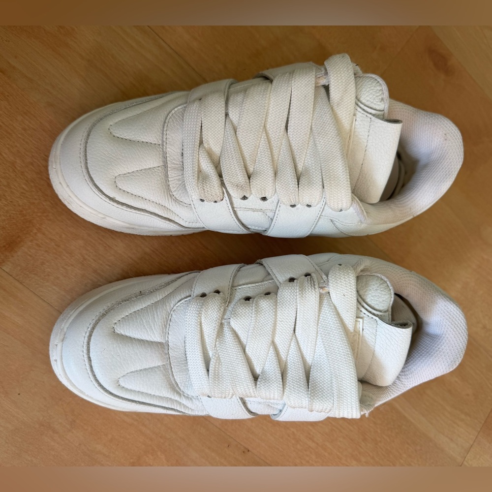 Mens/Unisex White Sneakers